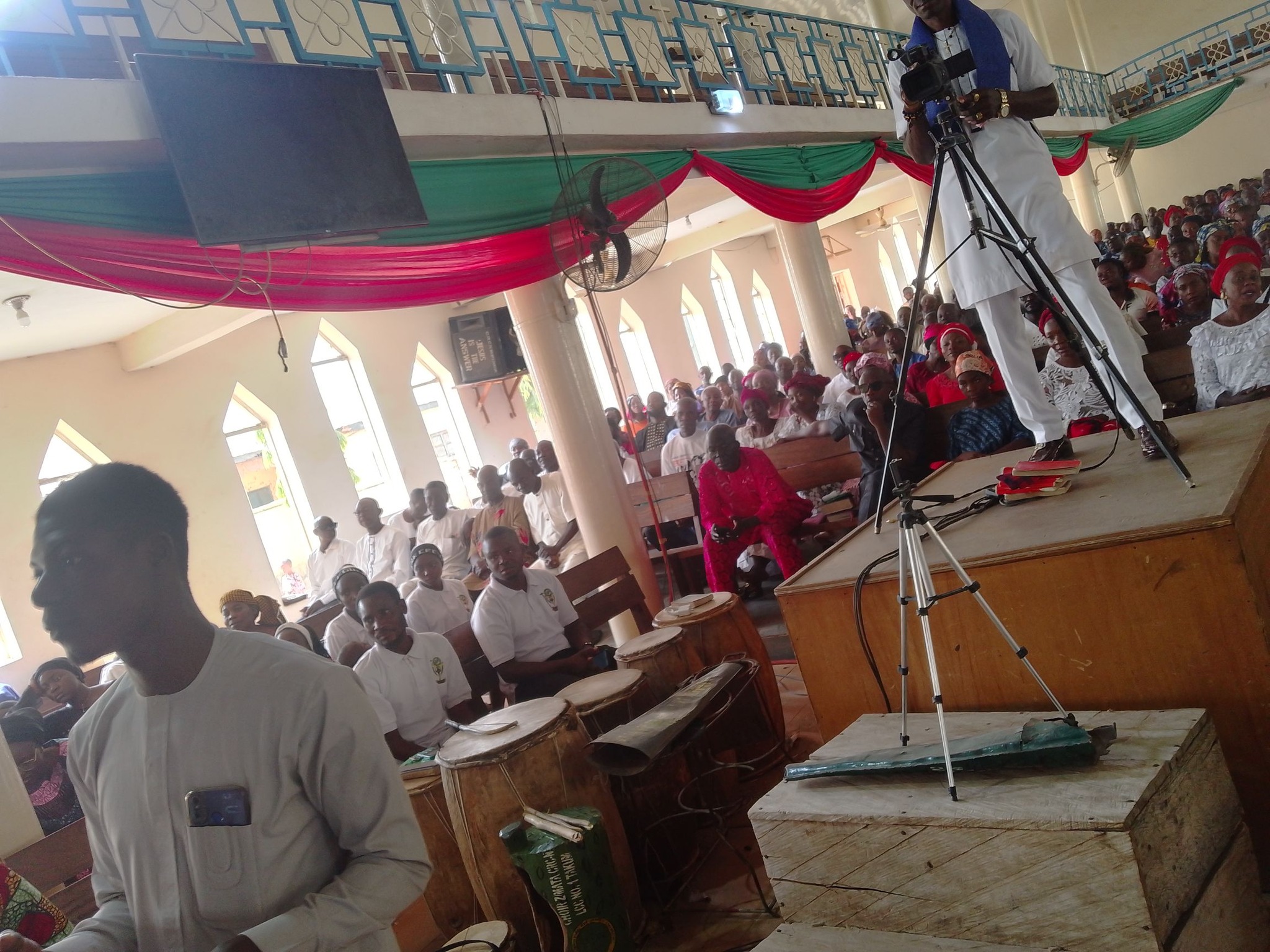 Photos: Followers of Sheikh Zakzaky visited Takum church, celebrate Christmas with Christians