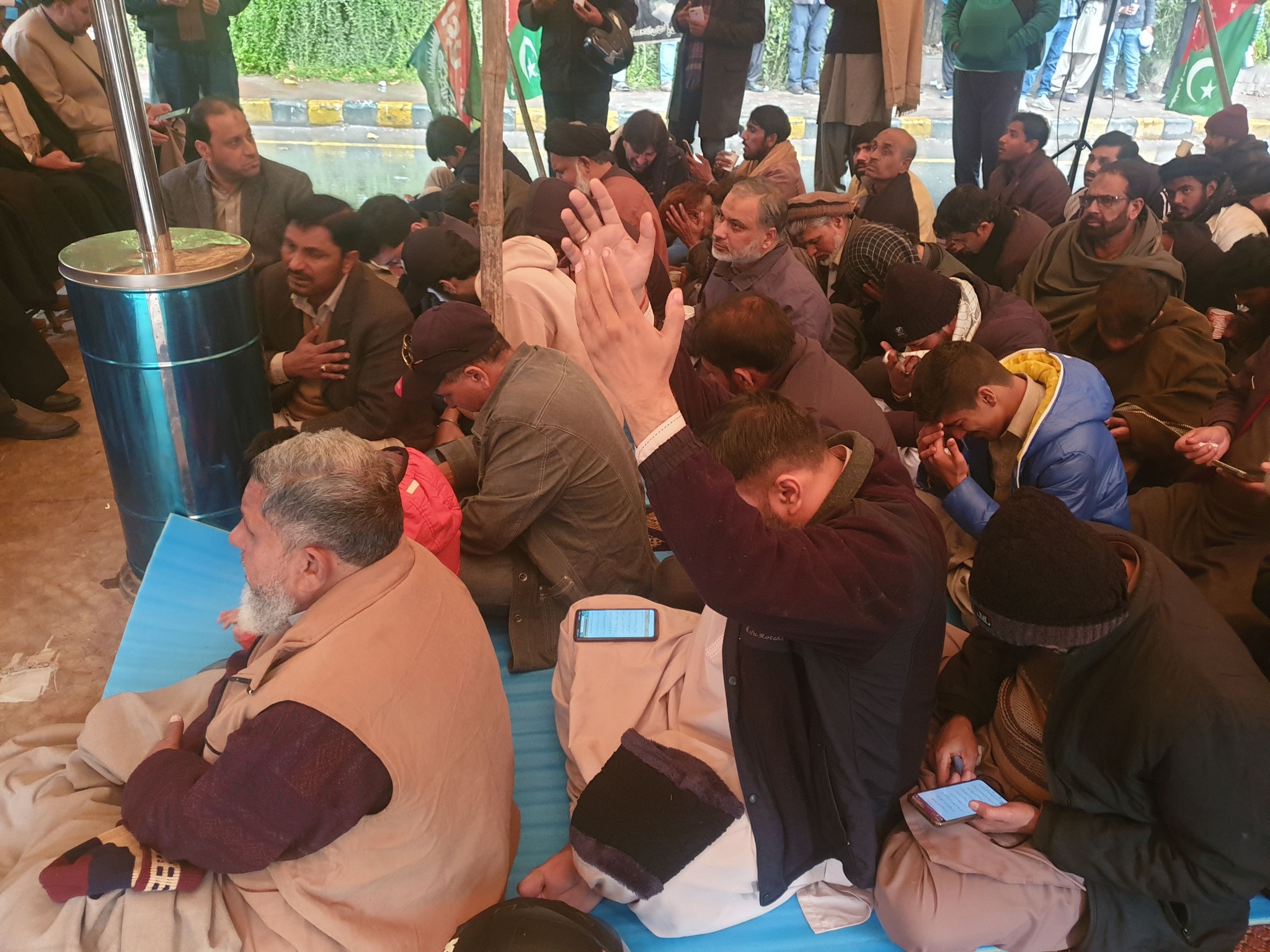 Photos: Despite heavy rain, sit-in protest continues in Lahore in solidarity with oppressed Parachinar people