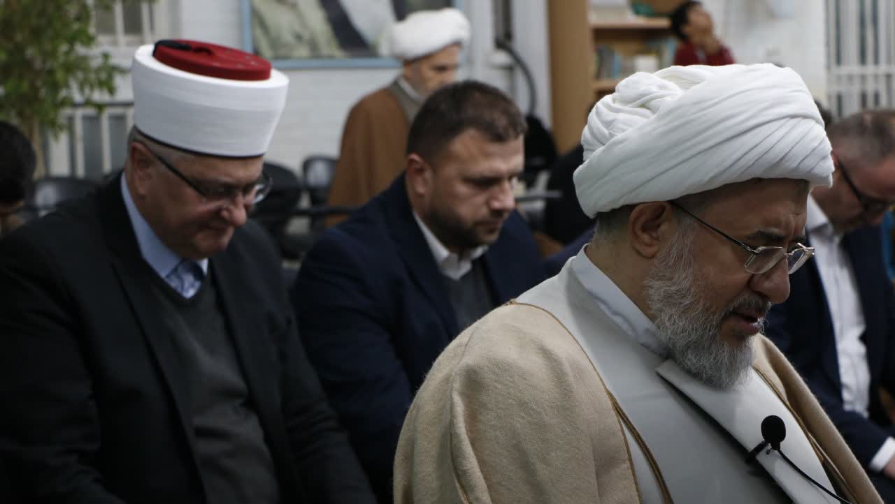 Photos: Grand Mufti of Croatia meets with Ayatollah Araki