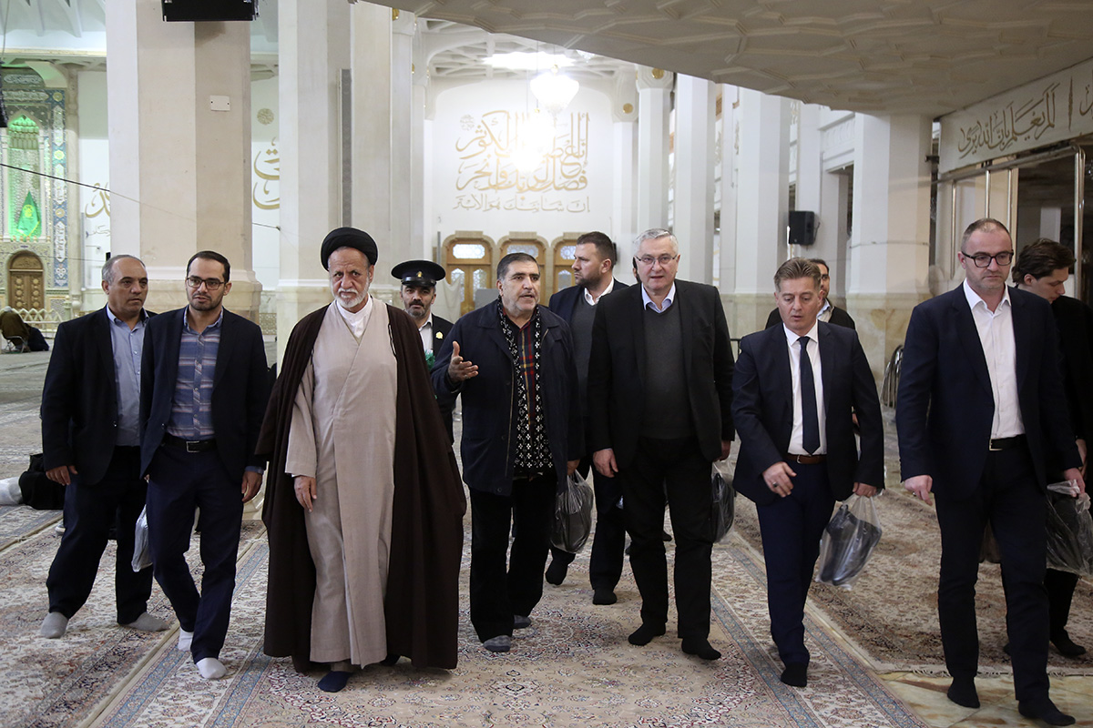 Photos: Grand Mufti of Croatia visits Hazrat Masoumeh shrine