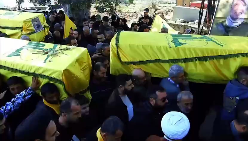 Video | Inililibing ng Hezbollah ang isang grupo ng mga purong mga martir sa daan patungo sa Jerusalem sa katimugang bayan ng Qabrikha