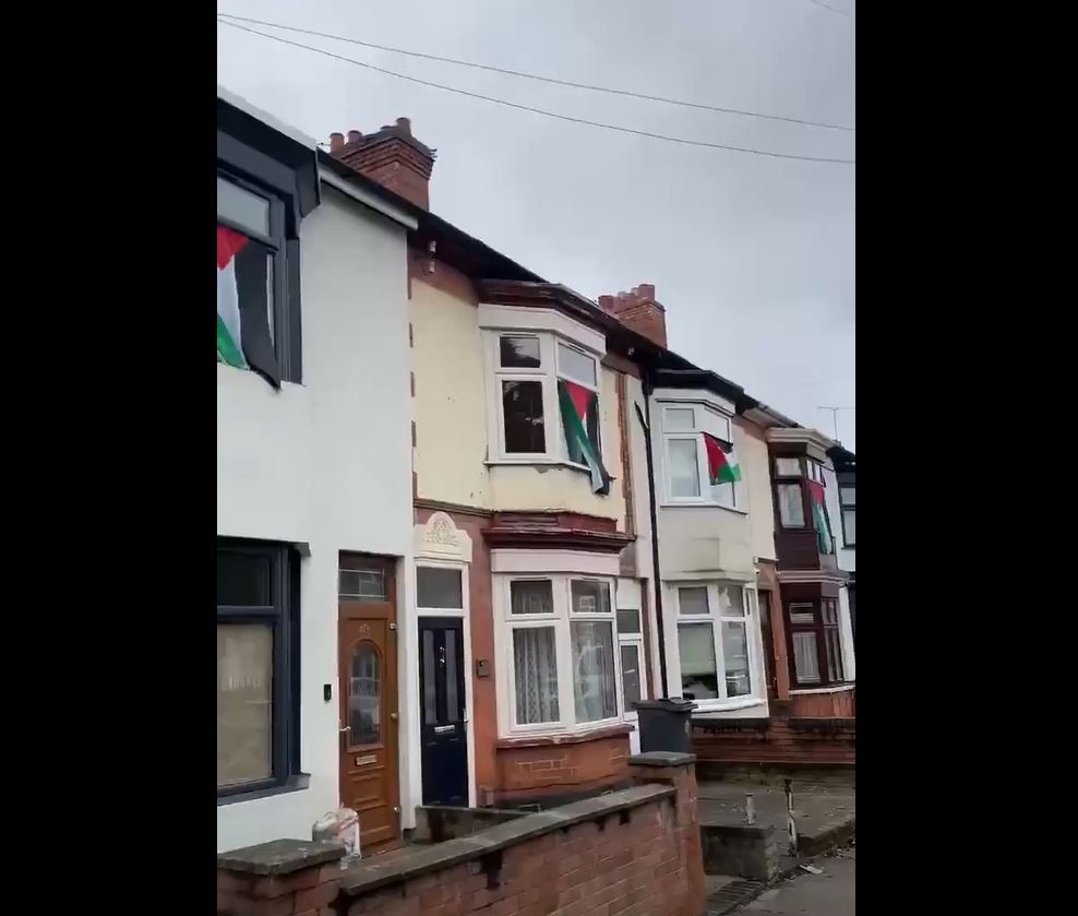 Video: Residents of Brighton, UK, displaying Palestinian flags to express solidarity with Gaza people