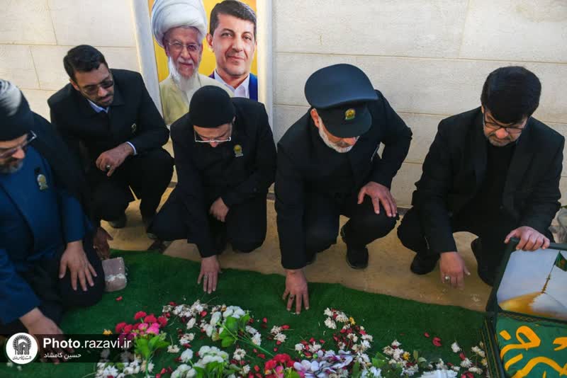 زیارة خدام العتبة الرضویة المقدسة لقبور شهداء الضاحية ومدينة صيدا في لبنان