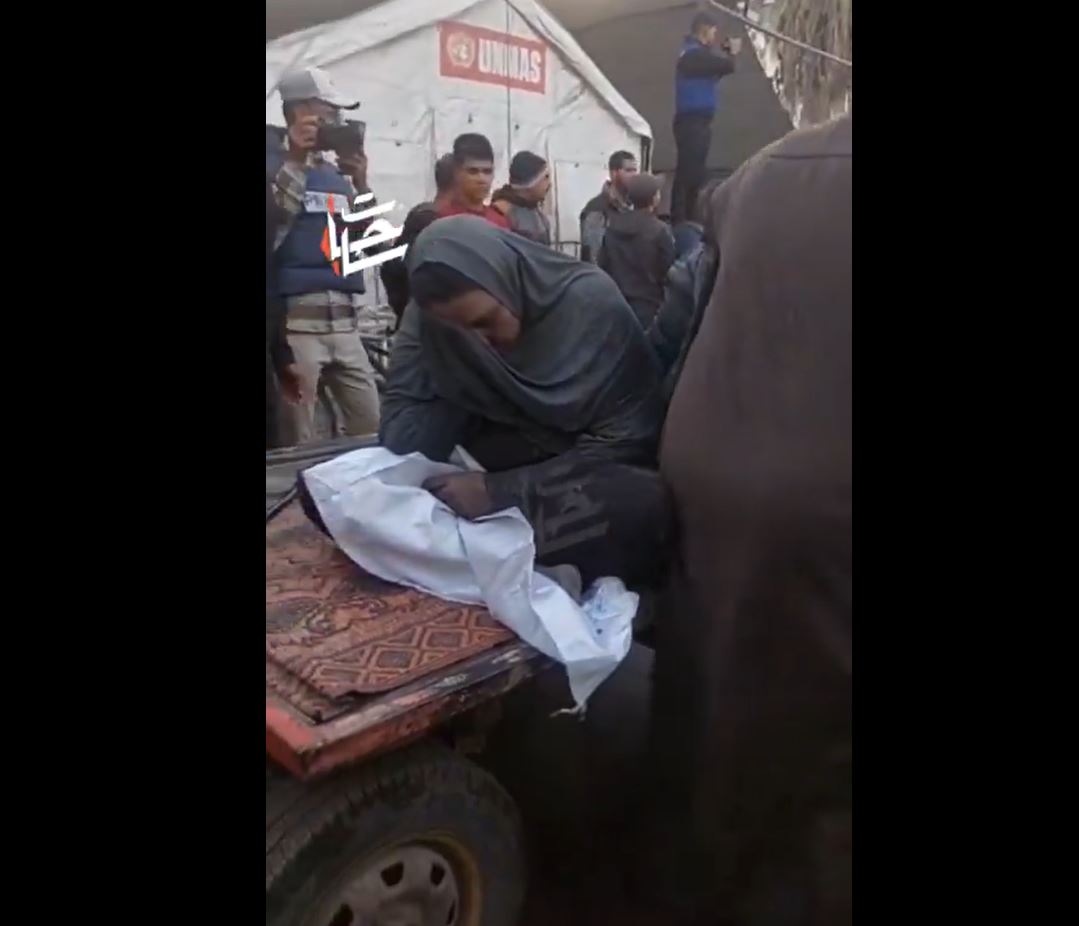 Sensitive Video: Arrival of injured to Baptist Hospital after Israeli occupation bombed two homes in south of Gaza