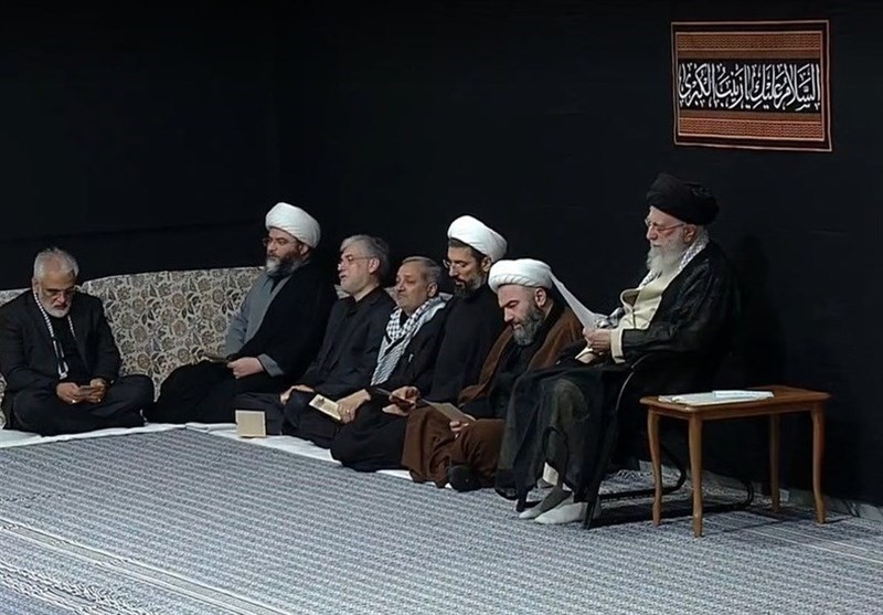 مشاركة قائد الثورة الاسلامية في أولى ليالي العزاء بذكرى شهادة السيدة "فاطمة الزهراء"(ع) 