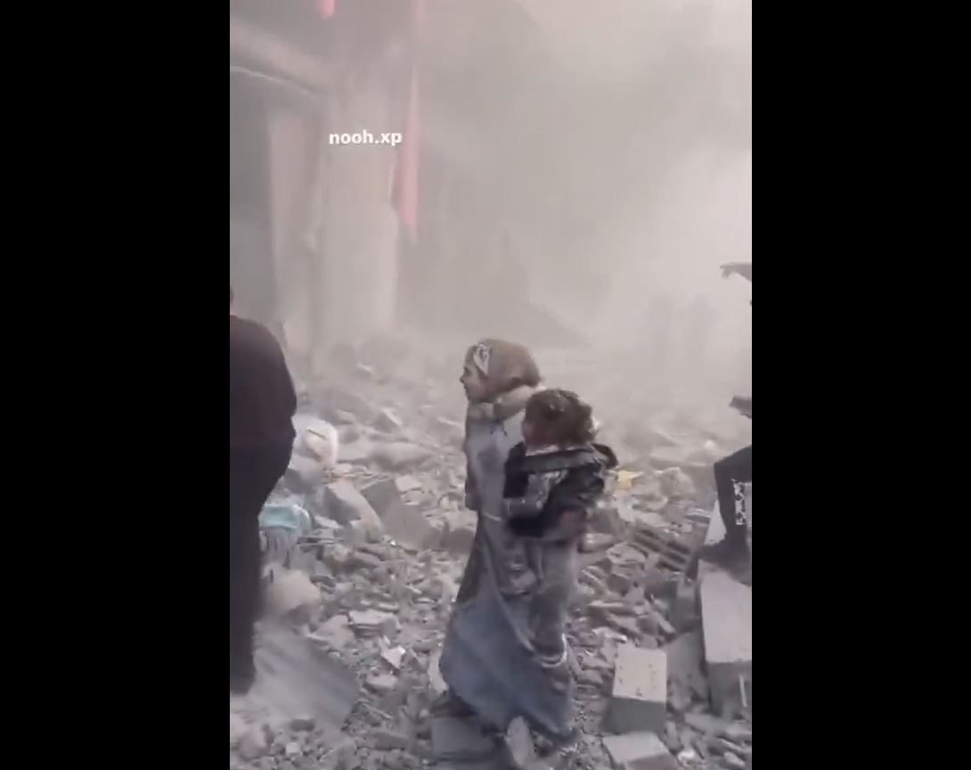 Horrifying scenes of a massacre committed by Israeli regime targeted a residential building in Sabra, south of Gaza 