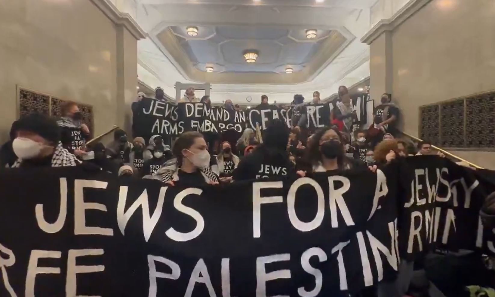 Video: Jewish activists stormed a building in Canadian Parliament in Ottawa demanding arms embargo on Israeli regime