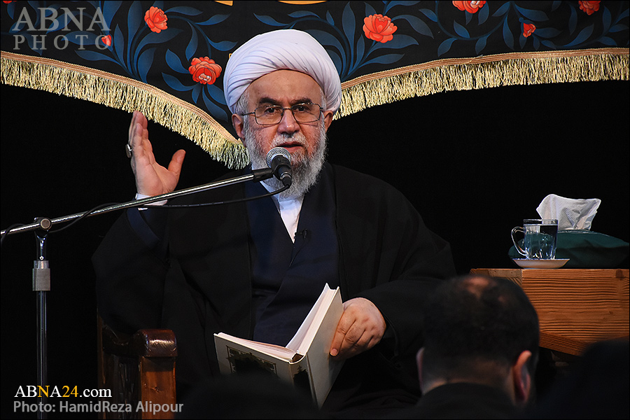 آية الله رمضاني: الإسلام منح المراة حق المديرية والتربية والتعليم واتخاذ القرار