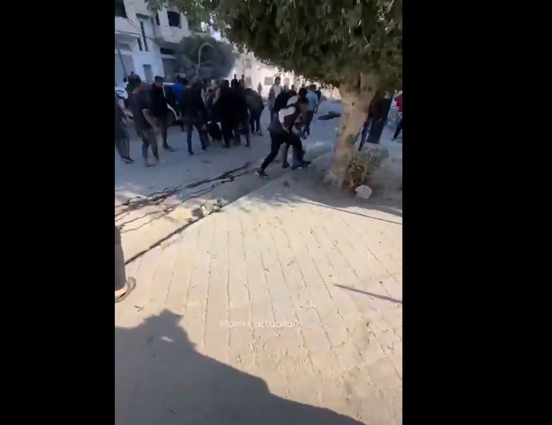 Sensitive Videos: First moments Israeli occupation bombed a group of Palestinians in Gaza 