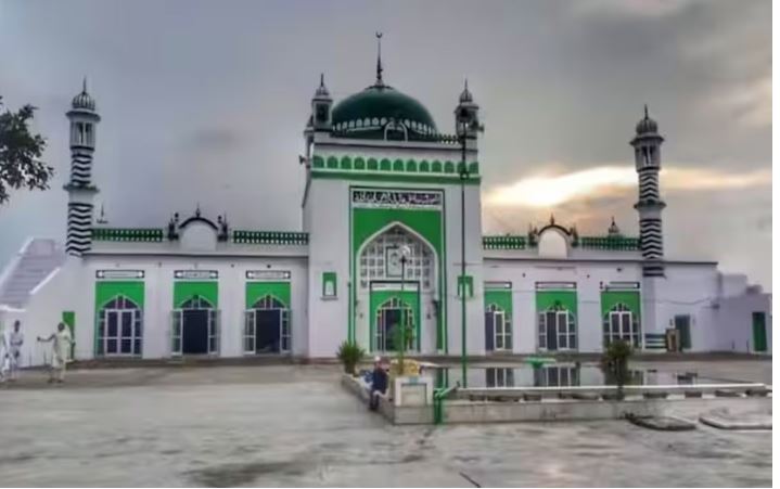 संभल शाही मस्जिद, कमिश्नर ने नहीं पेश की रिपोर्ट मोहलत मांगी 