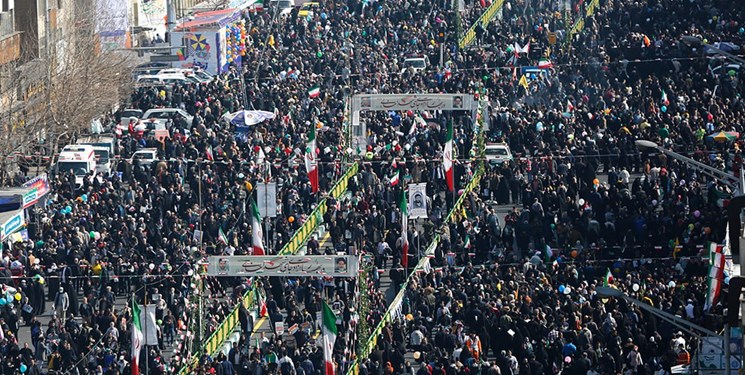 Asoşyet Pres: Îraniyan 45 saliya Cejna şoreşê pîrozîye girtin