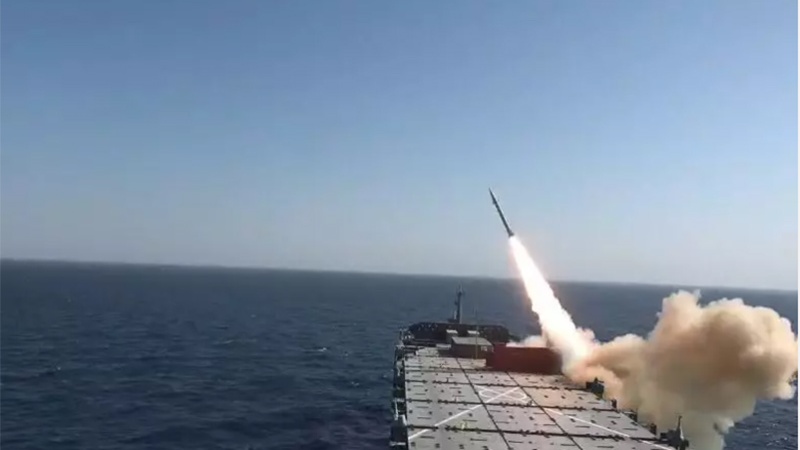 Выпущена баллистическая ракета с авианосца КСИР "Шахид Махдави"