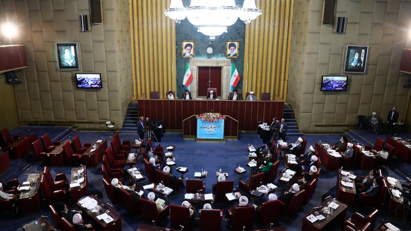 イランで専門家会議選挙の運動期間が開始