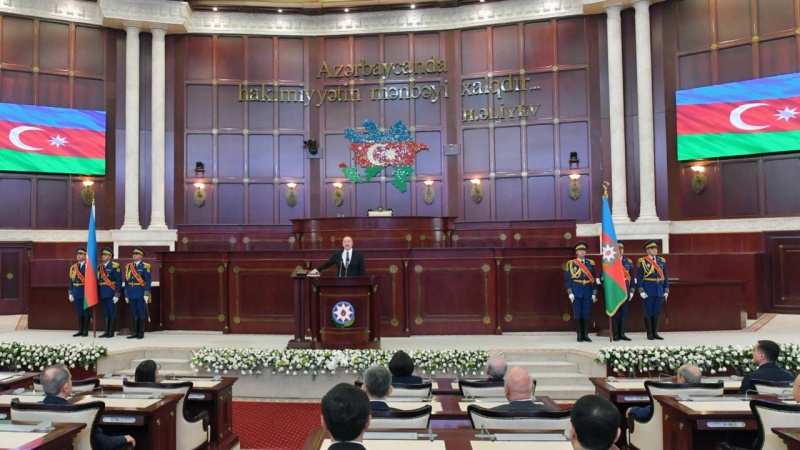 Aliyev, yemin ederek görevine başladı