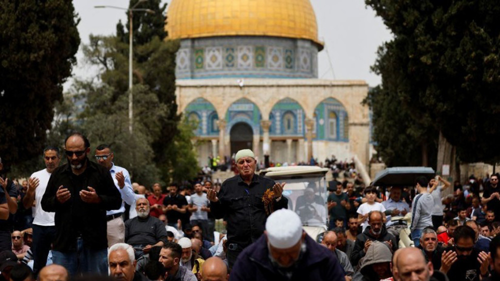 Hamas warns against restricting Palestinians entry into Al-Aqsa Mosque