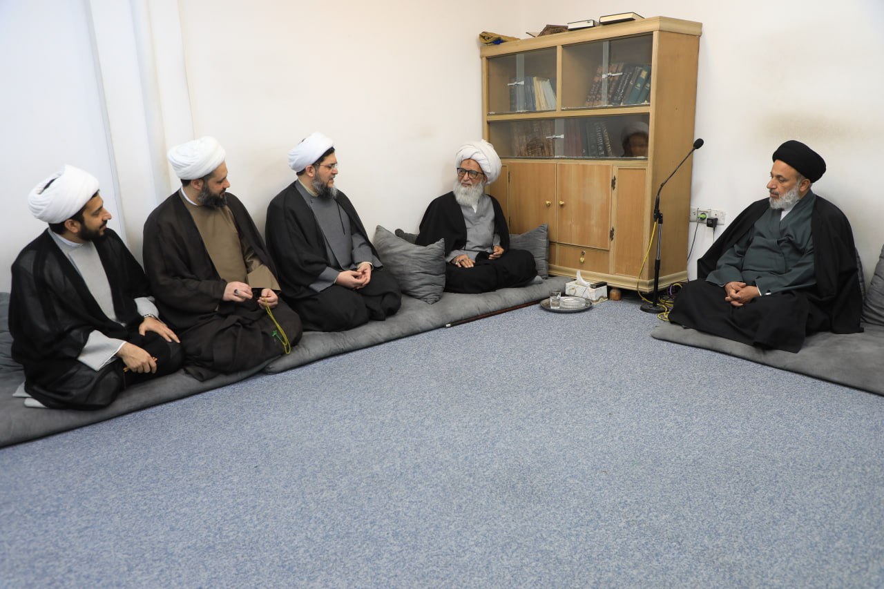 آية الله النجفي يؤكد أهمية نشر الهداية والصلاح