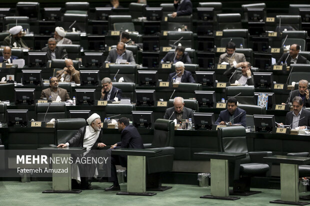 مەجلیسی شۆرای ئیسلامی ؛ ئەرک و دەرەتانەکان