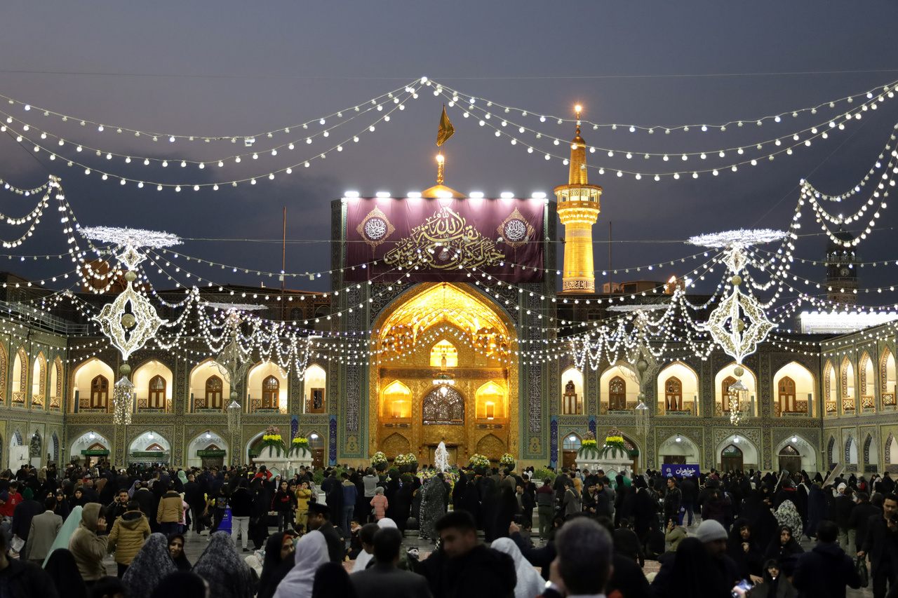 الإعلان عن برامج الاحتفال بذكرى مولد الإمام المهدي (ع) في الحرم الرضوي الشريف