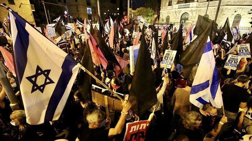 آلاف الإسرائيليين يتظاهرون ضد نتنياهو وسط تل أبيب