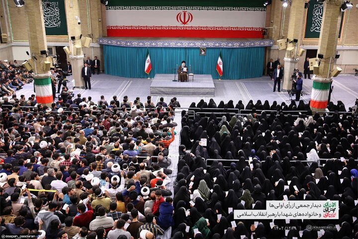 Imam Khamenei calls for holding strong, vibrant elections in Iran