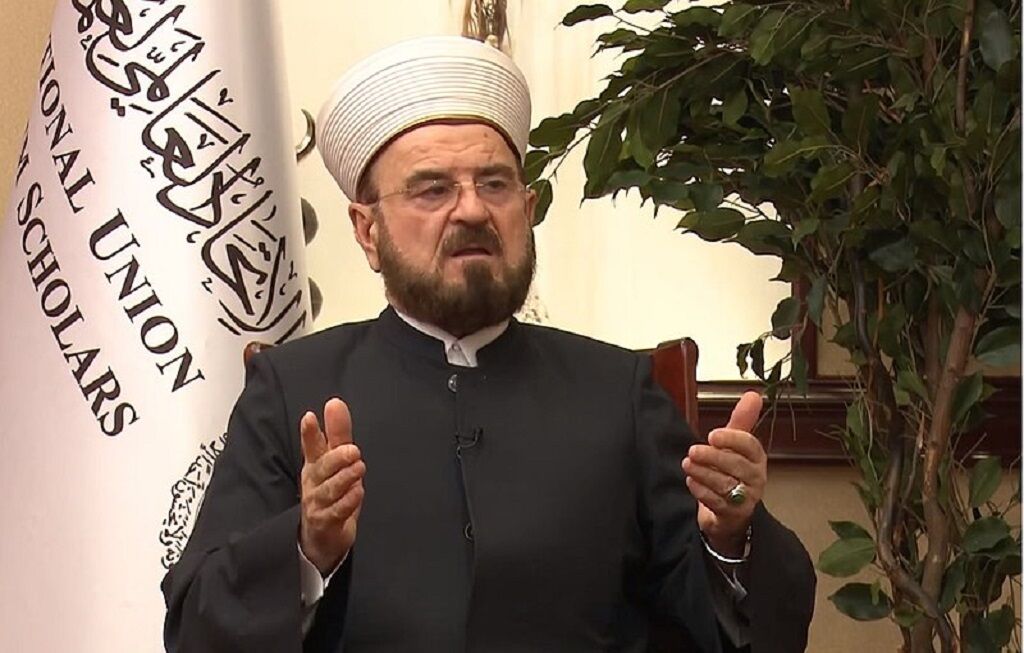 رئیس اتحادیه جهانی علمای مسلمان: موضع کشورهای عرب سازشکار با رژیم اسرائیل، مایه شرمساری است