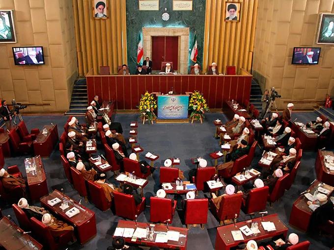 فيديو | مجلس خبراء القيادة وسيط لاختيار أعلى منصب في ايران الاسلامية