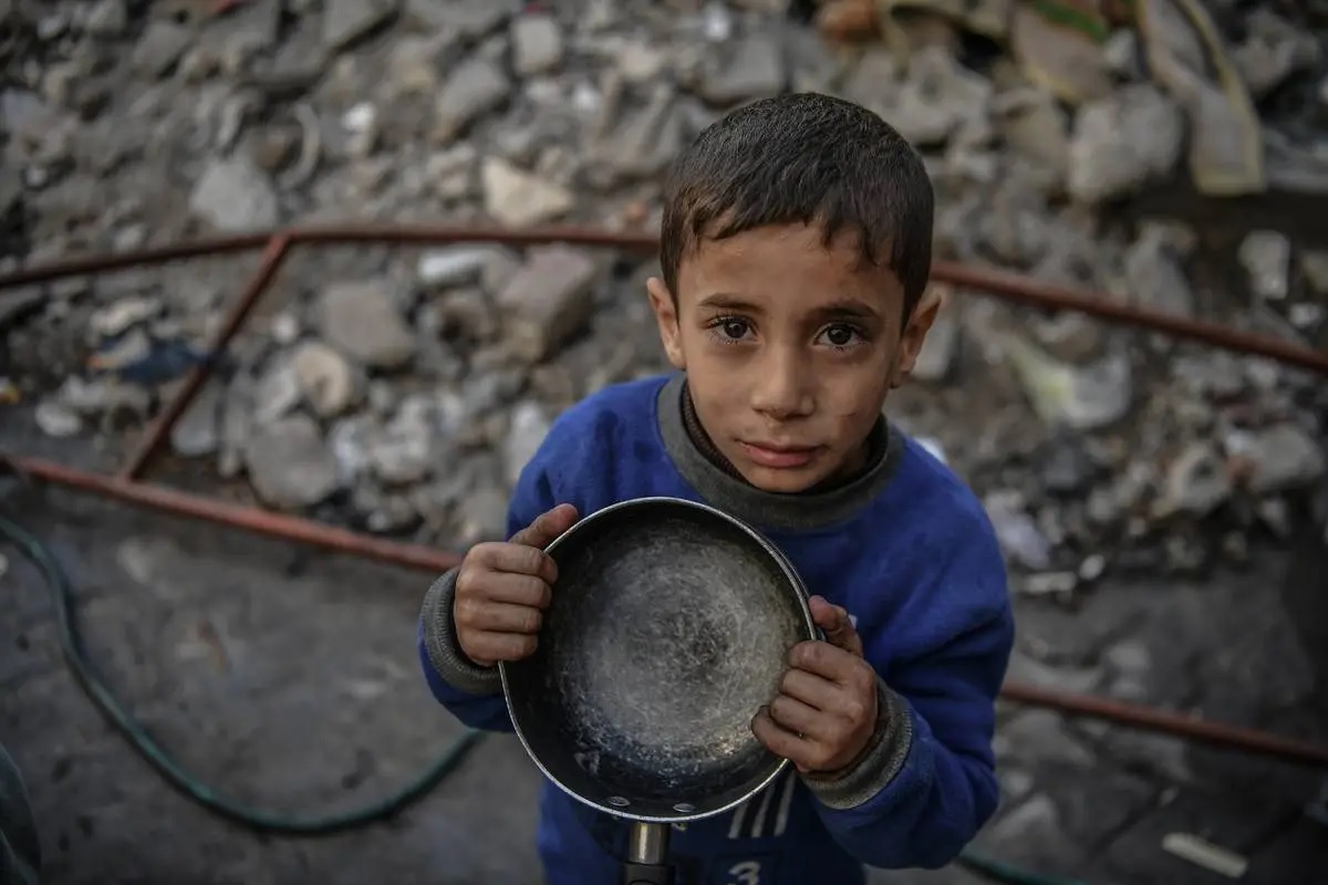 UNRWA: Humanitarian aid entering Gaza dropped by half this month