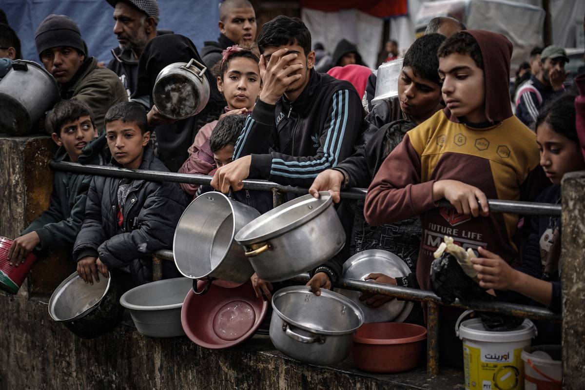 20 Palestinian civilians killed while waiting for food trucks in Gaza