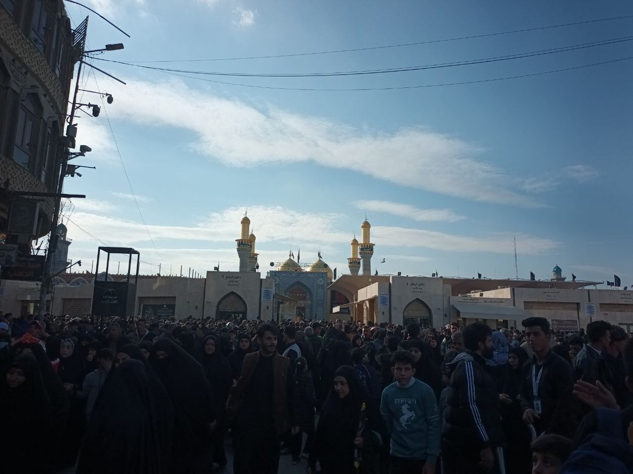 الملايين من الزوار يواصلون سيرهم على الأقدام لزيارة الإمام موسى الكاظم(ع)+(صور)