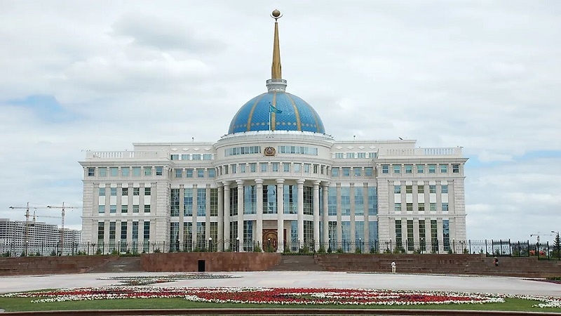 Давлати Қазоқистон истеъфо дод