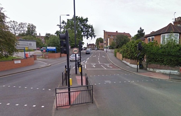  Hijab-Wearing wWomen hit by car in UK, police describes it as ‘Unfortunate Incident’