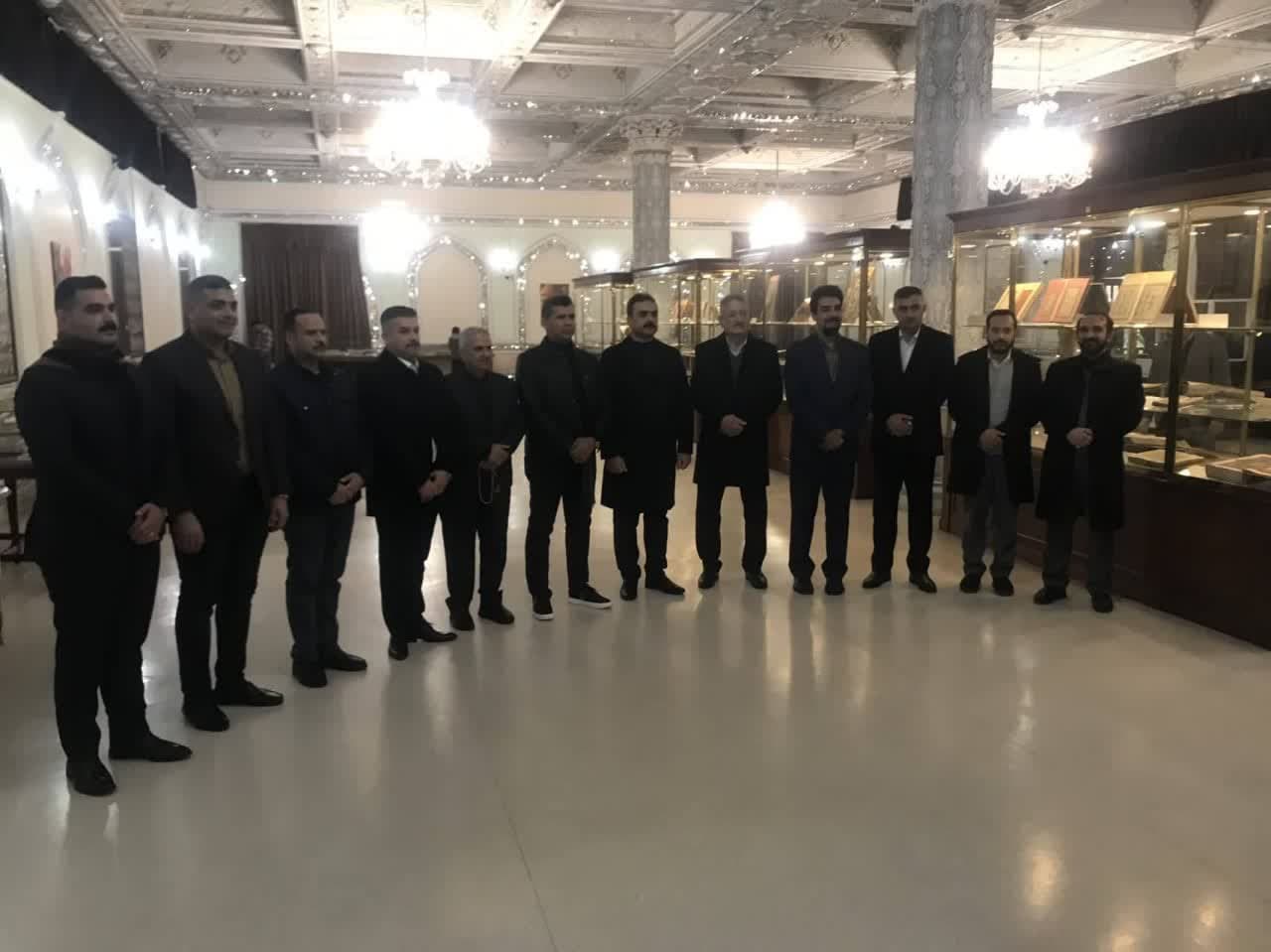 نائب وزير الداخلية العراقي والوفد المرافق له في الحرم الرضوي الطاهر