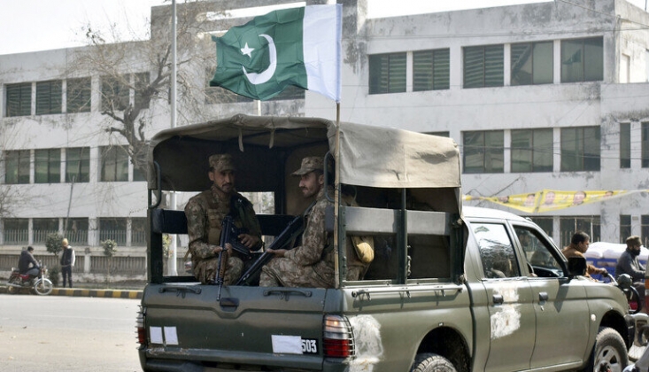 Pakistan’da Seçimler Kana Bulandı