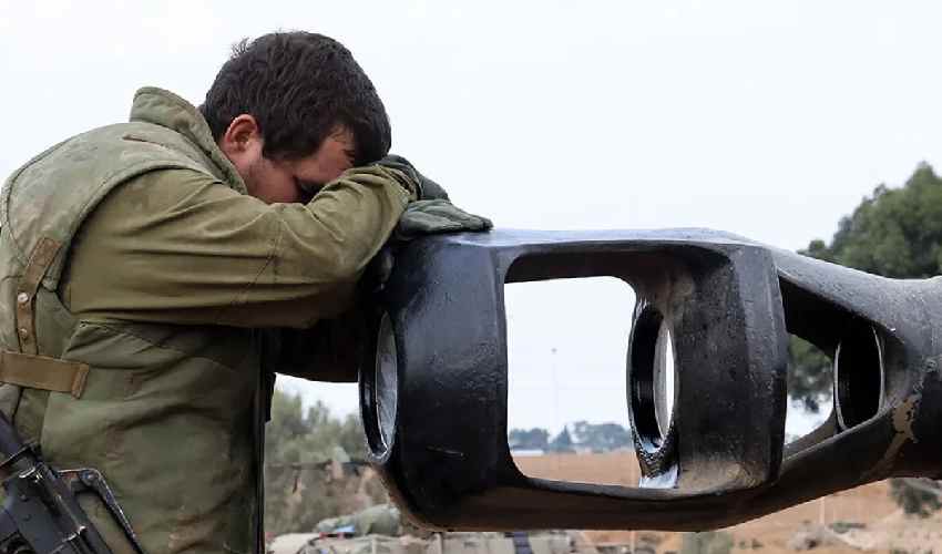 'Tembakan mesra' membunuh 29 tentera darat Israel di Gaza 'Tembakan mesra' membunuh 29 tentera darat Israel di Gaza