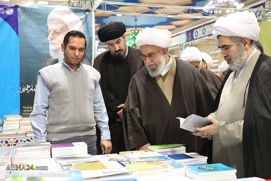 ویدیو |  بازدید دبیرکل مجمع جهانی اهل‌بیت(ع) از نمایشگاه دستاوردهای علمی مراکز پژوهشی حوزوی