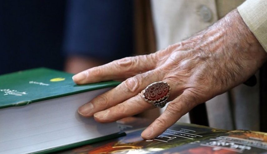 إصدار 8 كتب من مؤلفات الامام الخامنئي باللغة العربية في بيروت