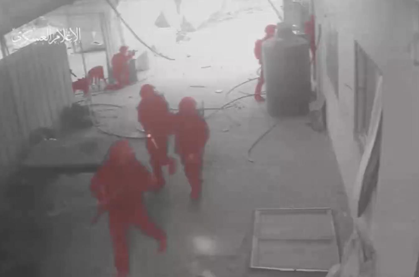 فيديو | مشاهد من استدراج لجنود صهيونيين داخل نفق بغزة وتفجير عبوة ناسفة عليهم