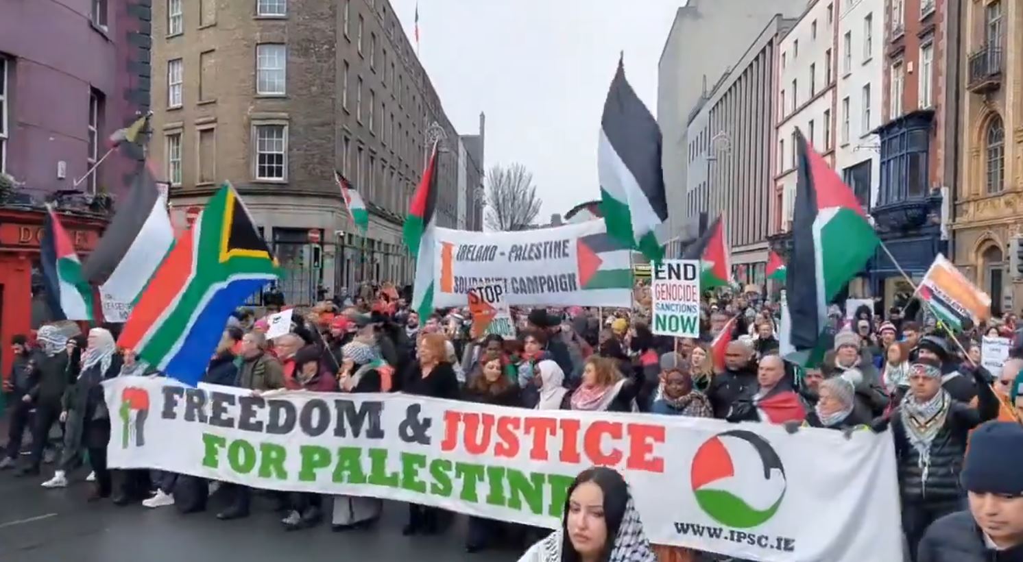 Video: A huge march for Palestine in Dublin, Ireland, chanting for Gaza 