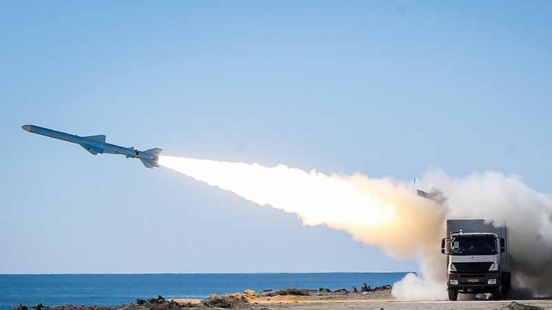 イラン革命防衛隊第４報；「シリアでテロリストとモサド諜報機関の本拠地を２４発のミサイルで破壊」