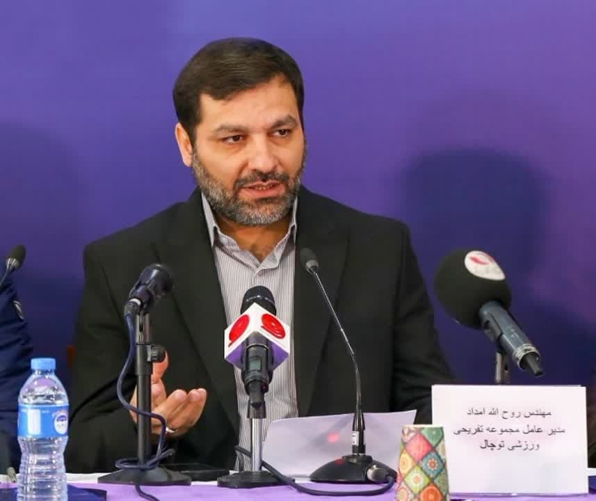 در روز میلاد حضرت زهرا(س)، با گل به استقبال بانوان می‌رویم
