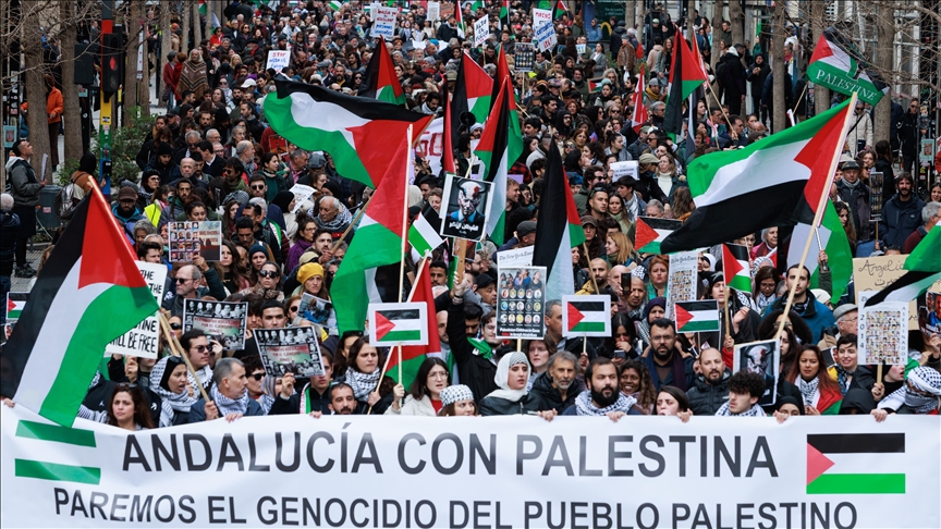  إسبانيا.. مئات الآلاف يطالبون بوقف "الإبادة الجماعية في فلسطين"