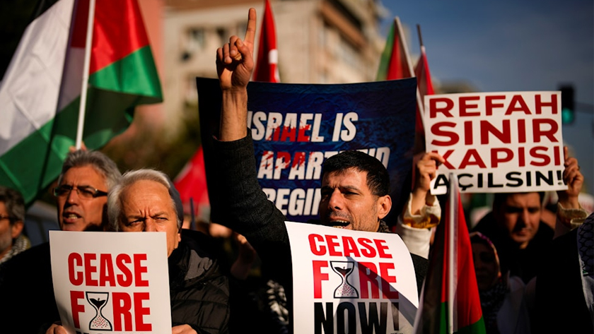 Pro-Palestinians in Prague demand cease-fire in Gaza