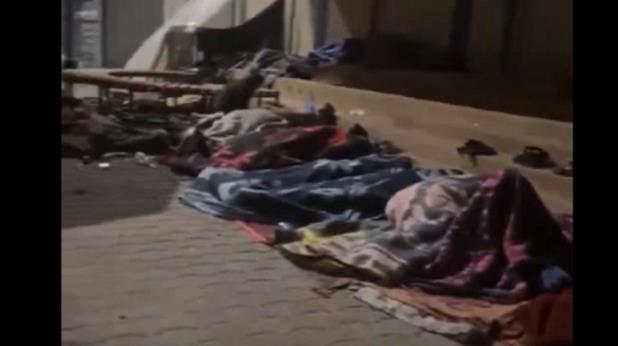 فيديو | مشاهد مؤلمة لأهالي غزة الذين لا مأوى لهم يفترشون الأرض وينامون بأجواء باردة