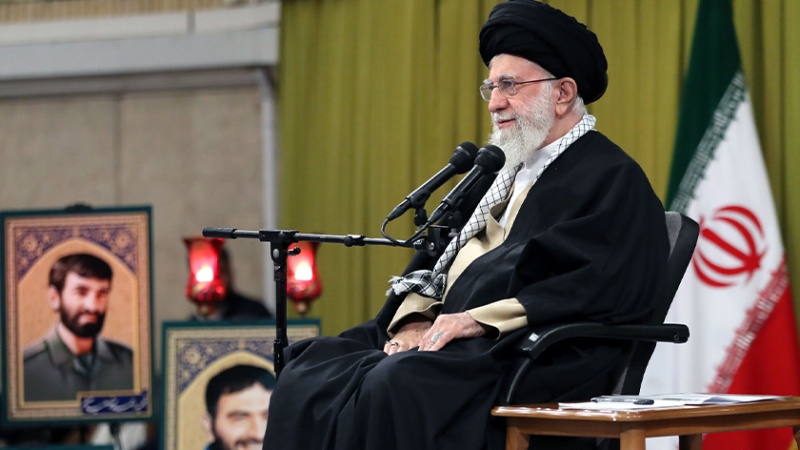 Leader: "e' essenziale distruggere le arterie vitali del regime sionista"