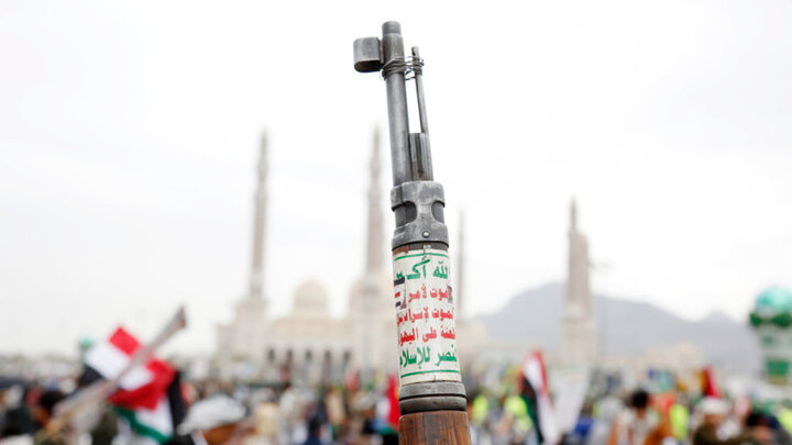 صنعاء تمهل الموظفين الأمريكيين والبريطانيين شهرا لمغادرة اليمن