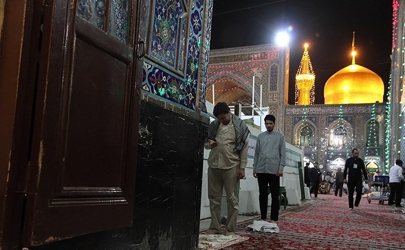 آغاز اعتکاف ‌حرم مطهر رضوی با میهمانانی از ۱۸ کشور/ ۱۵۰۰ معتکف مهمان حضرت رضا(ع) شدند