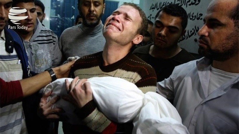 Gaza, bombe su campo profughi nel cnetro, uccisi 4 bimbi