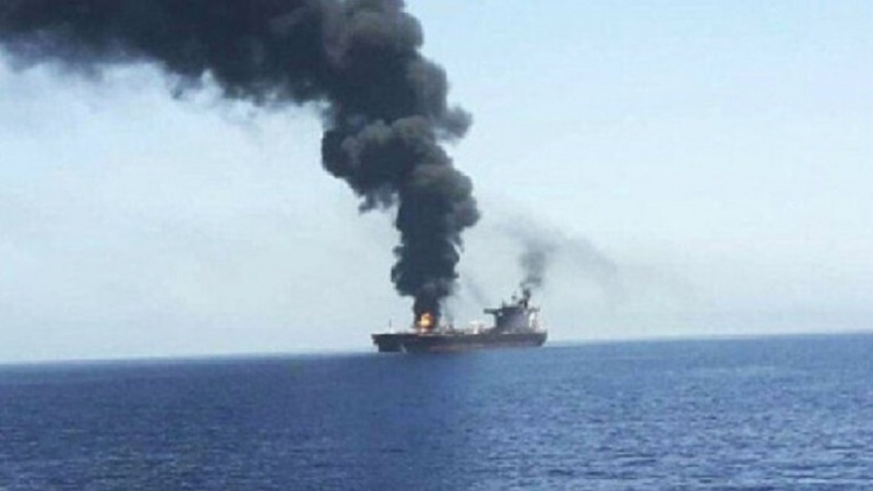 Sebuah Kapal Asing di Selat Bab el-Mandeb Dihantam Dua Rudal