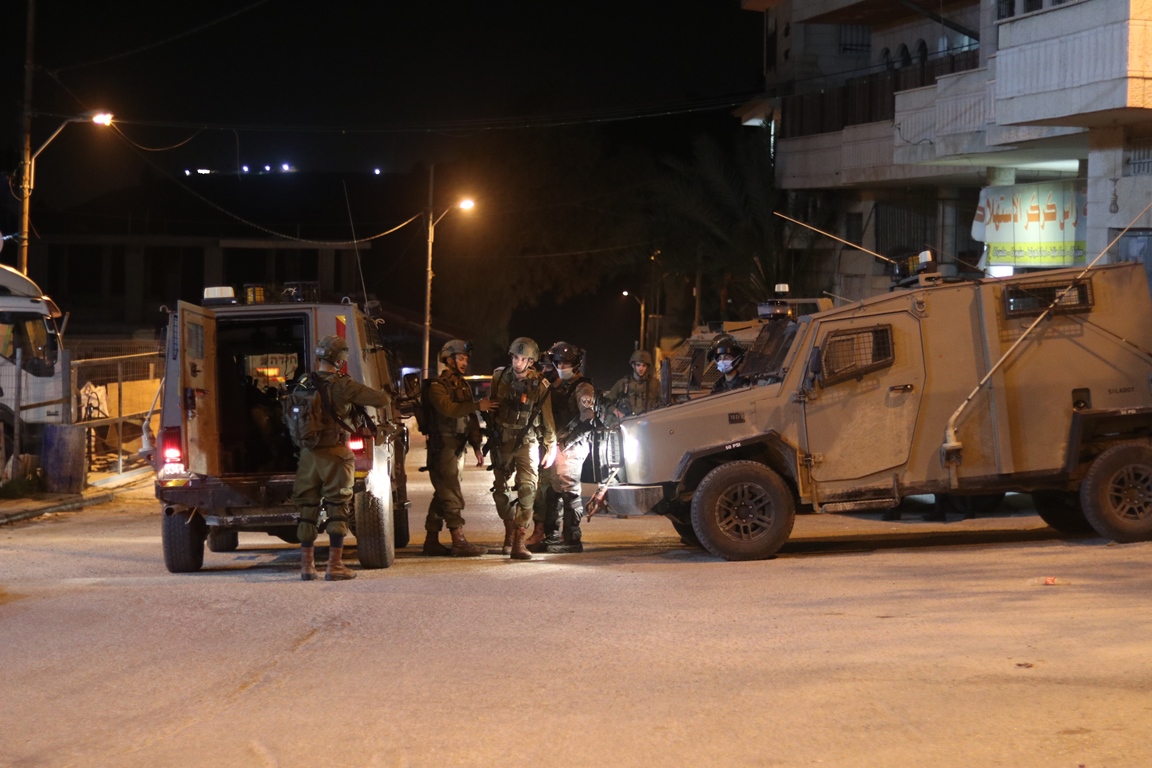 Israeli occupation forces kidnaps two Palestinians, clashes with local youths in W. Bank
