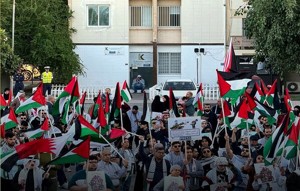 Bahrainis hold protest rally against US, Israeli regime